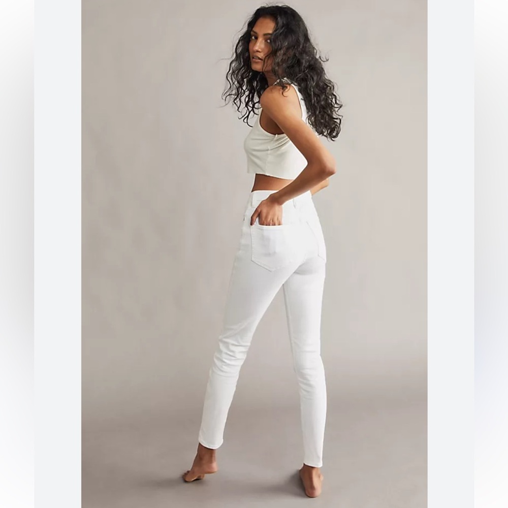 Free people Womens Montana white distressed skinny jeans size 29 EUC